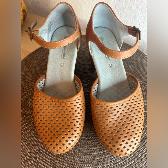 Eric Michael Sadie Mary Jane Block heel Sandals sz37 - Picture 2 of 5